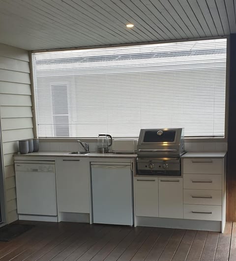 external kitchenette with amenities