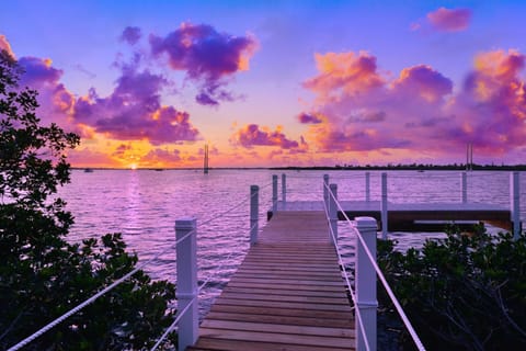 OBSERVATION DECK - NO BOATING ACCESS. - OBSERVATION DECK - NO BOATING ACCESS.