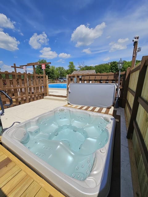 Resort Hot Tub. (seasonal - typically open Memorial Day through Labor Day - please ask for exact dates)