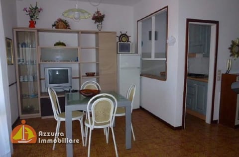 Fridge, microwave, stovetop, cookware/dishes/utensils