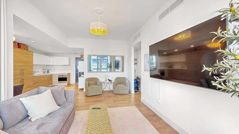 18-18-Costa-Hollywood-Beach-Resort-S331