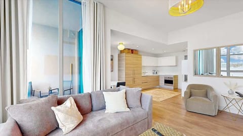 20-20-Costa-Hollywood-Beach-Resort-S331