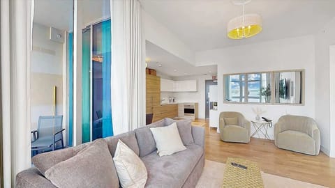 19-19-Costa-Hollywood-Beach-Resort-S331