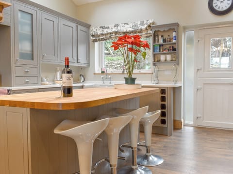 Kitchen/diner | Houndsfield, Ilfracombe