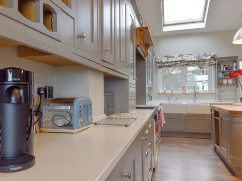 Kitchen/diner | Houndsfield, Ilfracombe