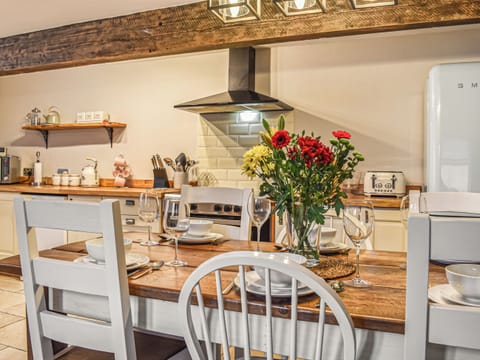 Kitchen/diner | Cross House Cottage - Castle Gate Retreats, Kirkby Lonsdale