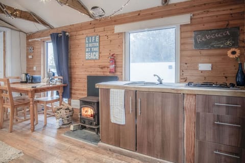 The Lodge - 1 Bedroom - Freshwest Beach Retreat (23108)