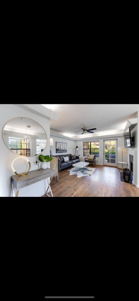 Front entrance when you walk into the condo