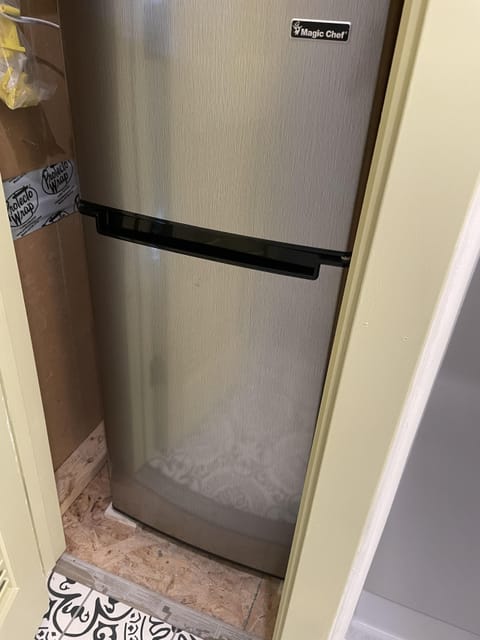 Mini Fridge & Freezer for guest use