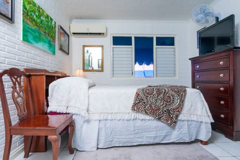 1 bedroom, in-room safe, travel crib, WiFi