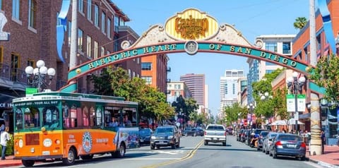 Enjoy a stylish getaway at this centrally-located apartment in East Village. Apartment in Gaslamp Quarter