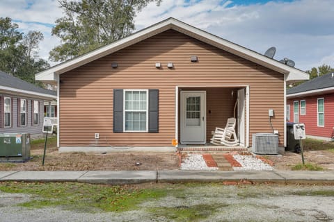 Charleston Vacation Rental | 3BR | 2BA | Steps Required | 800 Sq Ft