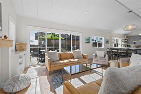 Living Room - Upstairs