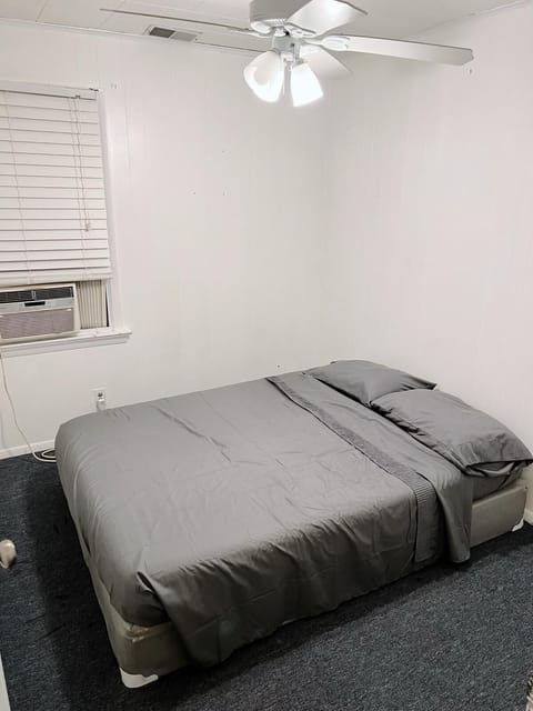 2 bedrooms, in-room safe, bed sheets