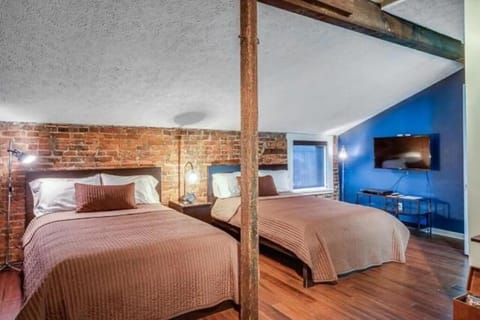 7 bedrooms, iron/ironing board, travel crib, WiFi