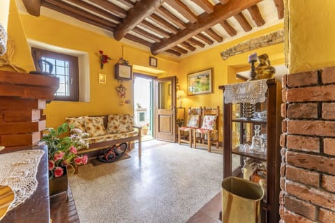 Autumn, Living Room, Spring, Summer