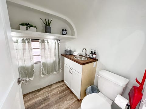 Naturita20Bathroom202