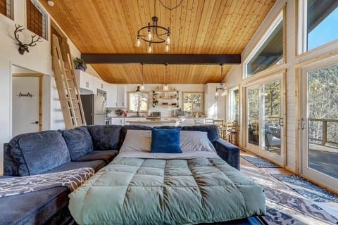 Discover the ultimate in coziness with our sofa bed—an inviting blend of comfort and style for a perfect night's sleep or a relaxing lounge experience.