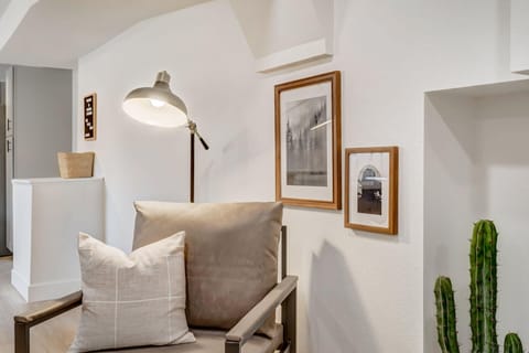 Little details, big ambiance. Discover a carefully curated space where every corner adds to the charm.