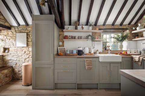 36 - Jasmine Cottage - GL54 2DW - Web