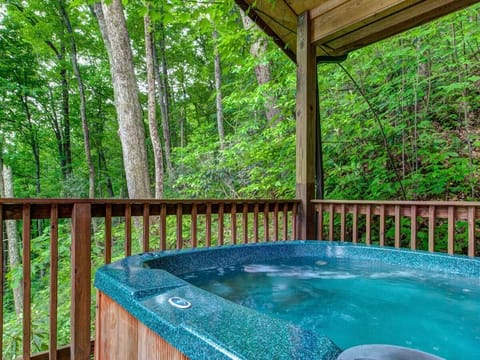 second hot tub on main deck