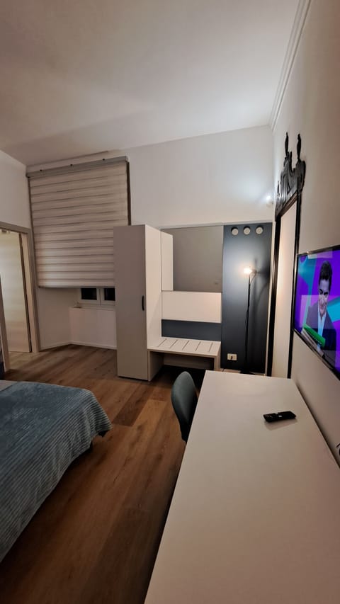 1 bedroom, desk, free WiFi, bed sheets