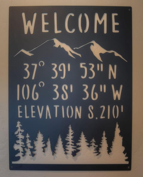 Welcome to South Fork and our Mountain Shadow Retreat.