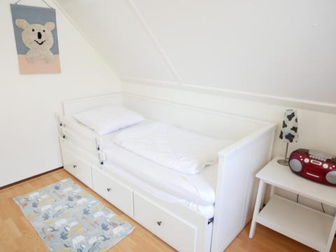 3 bedrooms, iron/ironing board, travel crib, WiFi