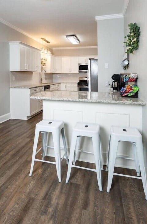 Remodeled / updated new kitchen with granite countertops