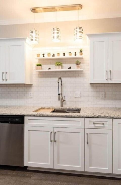Beautifully remodeled bright kitchen