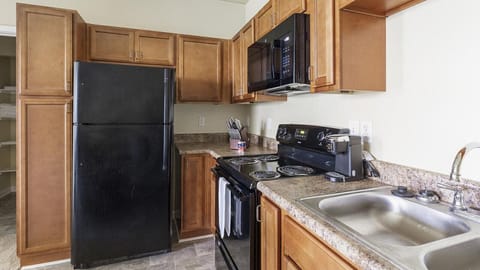 Landing - 2 Bedrooms in Madison Condo in Madison