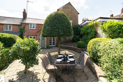 Orchard Cottage - StayCotswold