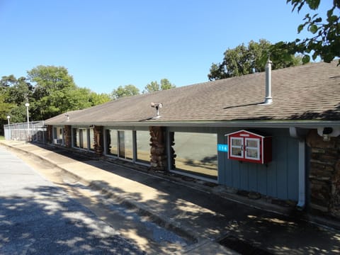 Recreation Center is a 5 minute drive from the house.