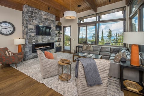 Home Decor, Indoors, Furniture, Living Room, Fireplace