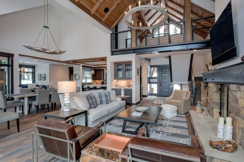 Home Decor, Furniture, Indoors, Living Room, House