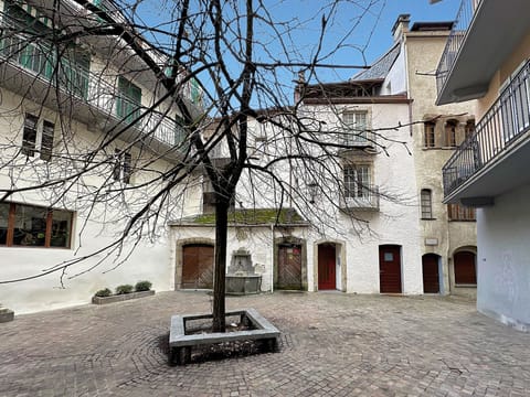 Front of Studio 505 in Sion