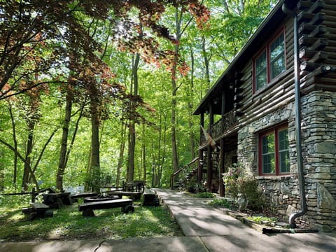 Serene, wooded setting