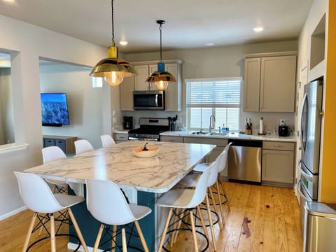 giant island with room for 8