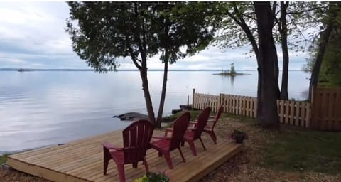 Northern log cottage on the shores of Lake Nipissing. | North Bay ...