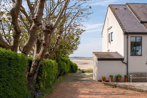 Seascape - External - Rhosneigr