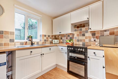 Snowdrop Cottage - StayCotswold