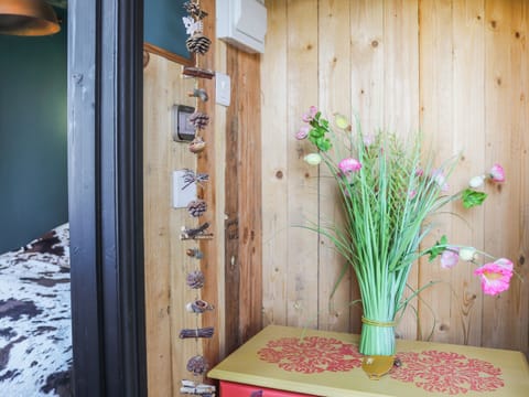 Interior | The Peacock Roost - Ymwlch Barns, Ymwlch, near Porthmadog