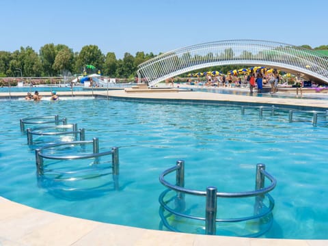 Water, Sky, Swimming Pool, Azure, Leisure, Aqua, Recreation, Summer, Fun, Shade