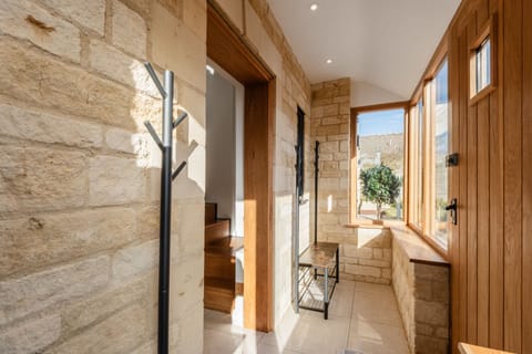 Nursery End House Entrance - StayCotswold