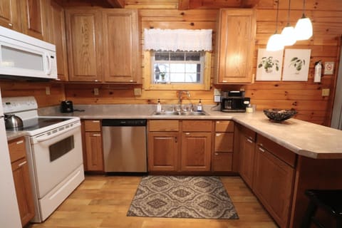 Fully equipped kitchen with pantry