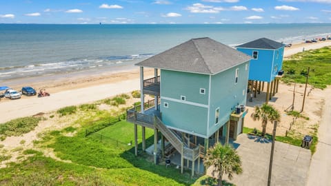 Introducing Beach Breeze by HTH Stays, Located Beachfront, Crystal Beach, Texas: New Fence Installed 2024 Post Hurricane Beryl 