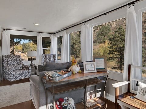 Sun room with lots of seating