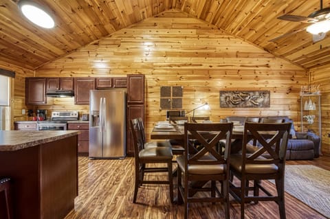 Sevierville Cabin "Magic Views" - Fully furnished kitchen and dining area