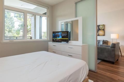 Sunnyvale/Mountain View/Cupertino Mountain View 2 Bedroom Bedroom