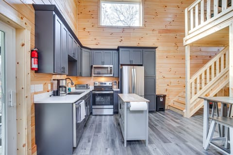 Kitchen | 1st Floor | Trash Bags & Paper Towels